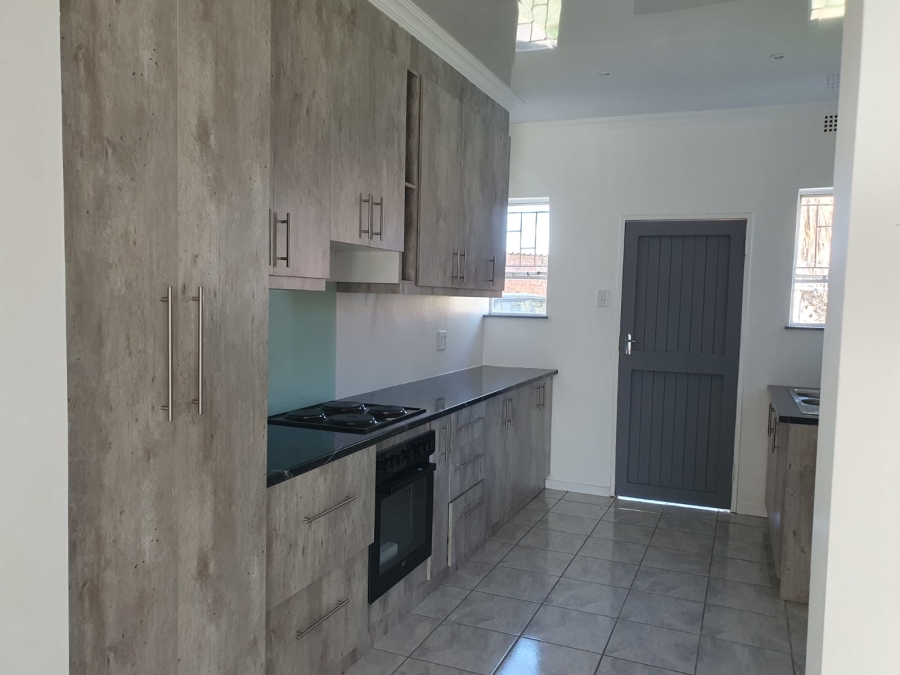 2 Bedroom Property for Sale in Seemeeupark Free State